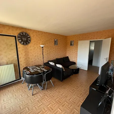 Superbe T4 Avec 3 Et Balcon מאסי