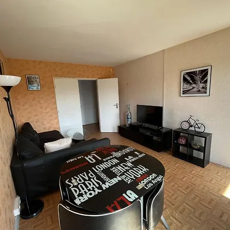 Superbe T4 Avec 3 Et Balcon * Massy (Essonne)
